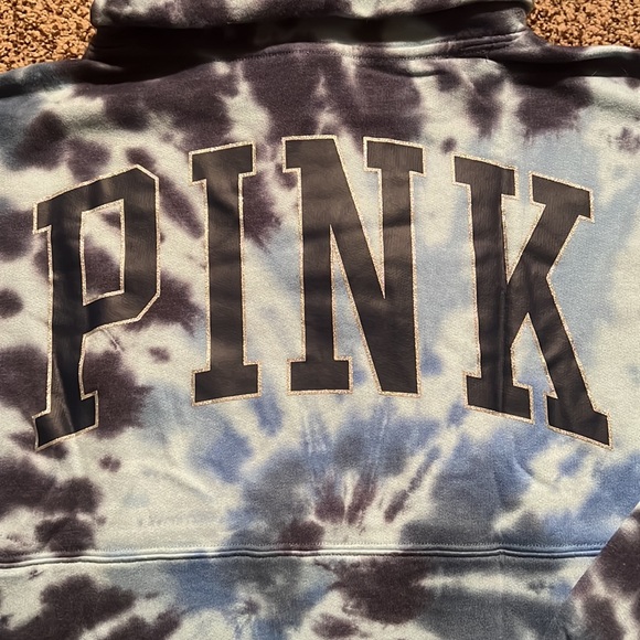 💕 VS Pink Varsity cowl 💕 - Picture 6 of 7